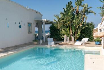 پانسیون Nialè   Luxury & Relax