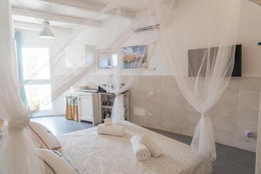 پانسیون Nialè   Luxury & Relax