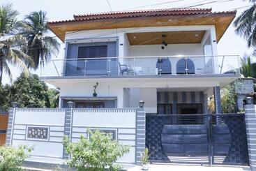 پانسیون Sky Blue Villa