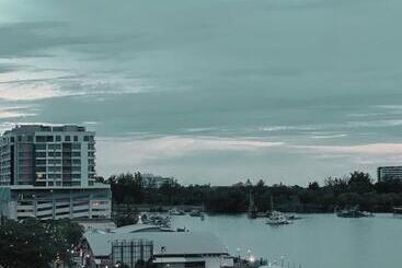 شقة فندقية Studio Room With Balcony Seaview At The Shore Kk By Clover Home