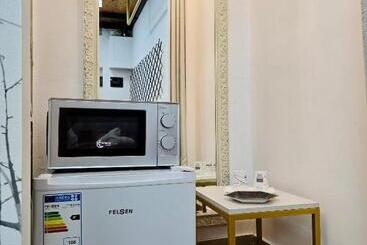تختخواب و صبحانه Anina Guesthouse