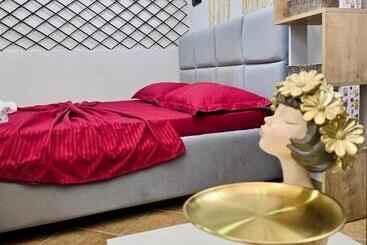 تختخواب و صبحانه Anina Guesthouse