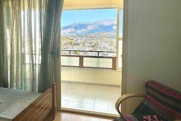 تختخواب و صبحانه Guest House Sofa