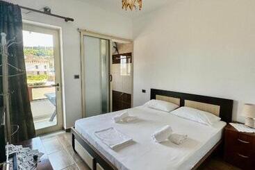 تختخواب و صبحانه Guest House Sofa