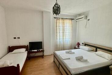تختخواب و صبحانه Guest House Sofa