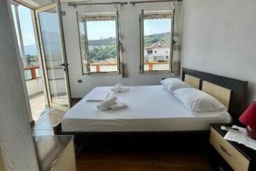 تختخواب و صبحانه Guest House Sofa