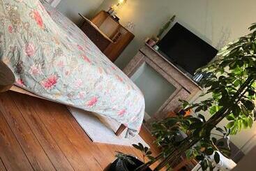تختخواب و صبحانه Maison Grandjean