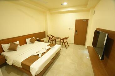 هتل The Canyon Inn