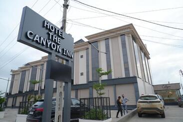 هتل The Canyon Inn