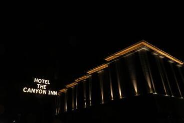هتل The Canyon Inn