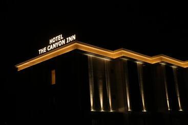 هتل The Canyon Inn
