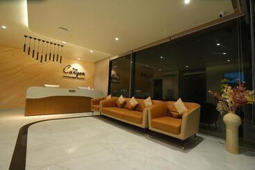 هتل The Canyon Inn
