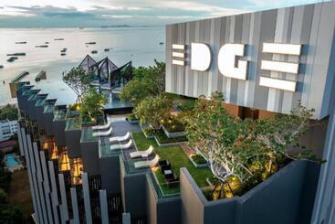 هتل The Edge Central Pattaya เอดจ์ เซ็นทรัล พัทยากลาง