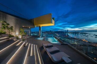 هتل The Edge Central Pattaya เอดจ์ เซ็นทรัล พัทยากลาง