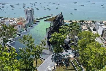 هتل The Edge Central Pattaya เอดจ์ เซ็นทรัล พัทยากลาง