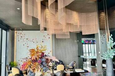 هتل The Edge Central Pattaya เอดจ์ เซ็นทรัล พัทยากลาง