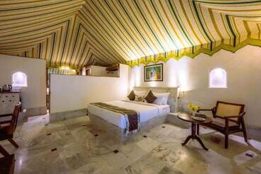 هتل Yatra Desert Camp