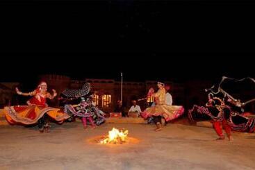 هتل Yatra Desert Camp