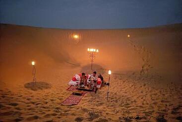 هتل Yatra Desert Camp