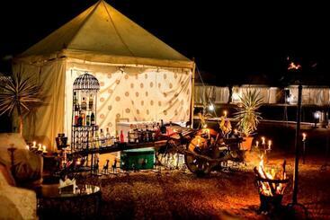 هتل Yatra Desert Camp