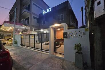 No.10 Hostel  Prachuap Khiri Khan