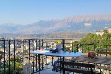 پانسیون Guest House Emily