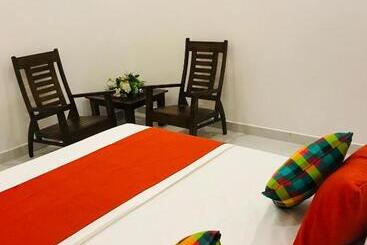 پانسیون Sri White Villa Airport Boutique