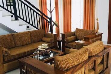 پانسیون Sri White Villa Airport Boutique