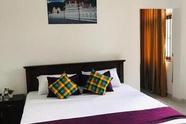 پانسیون Sri White Villa Airport Boutique