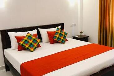 پانسیون Sri White Villa Airport Boutique