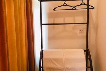 پانسیون Sri White Villa Airport Boutique