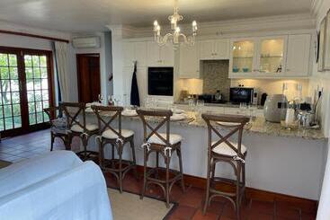 تختخواب و صبحانه Franschhoek Manor Luxury Boutique Guesthouse