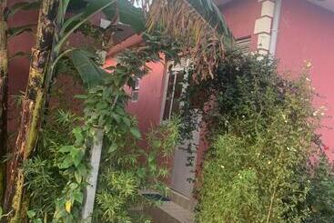 تختخواب و صبحانه Jnexus Cottages,bukasa