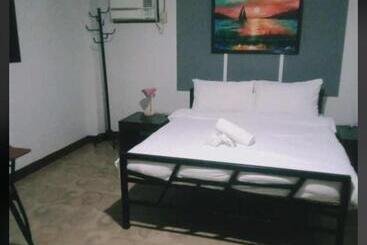 هتل Daily Travellers Inn & Suites