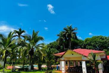 هتل Finca Campestre La Carolina