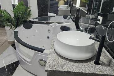 هتل Luna Quiteña