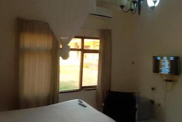 هتل Mpatsa Executive Lodges