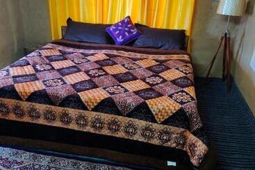 هتل Muse Meadow Huts & Homestay