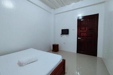 هتل Reddoorz At Elton Guesthouse