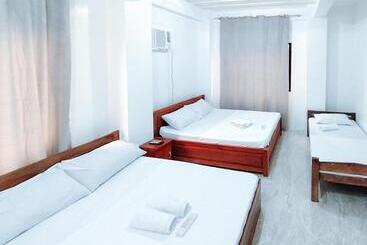 בית מלון כפרי Reddoorz At Elton Guesthouse