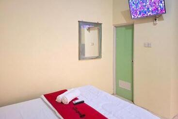هتل Reddoorz Near Alun Alun Jepara