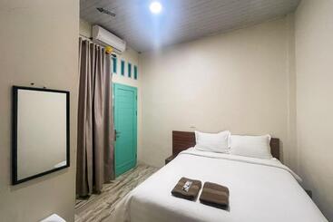 酒店 Reddoorz Near Kantor Bupati Tapanuli Tengah Aek Tolang