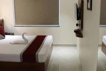 هتل The Rosewood   Berries Group