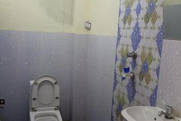 مُتل Laliguras Hotel And Lodge