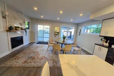 پانسیون Byward Market Luxury Guesthouse