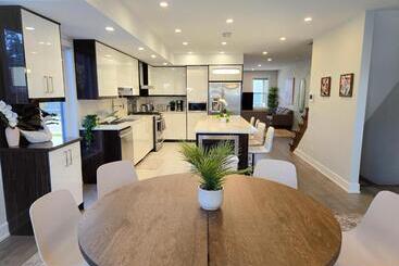 پانسیون Byward Market Luxury Guesthouse