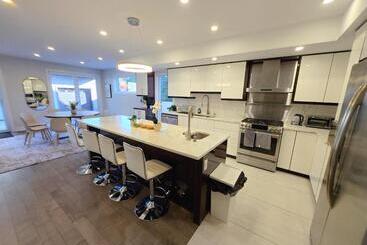 پانسیون Byward Market Luxury Guesthouse