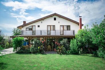 پانسیون Casa Diana