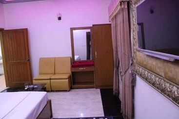 پانسیون Clifton Inn