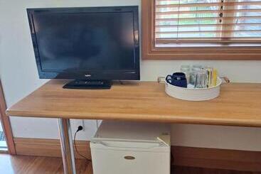 پانسیون Hansen Park Guest Cottage